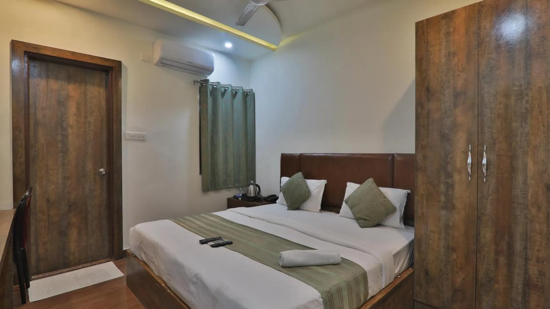4Everstay By Janki Inn Most Luxury & Spacious Rooms Best Family Hotel In Varansi Варанаси